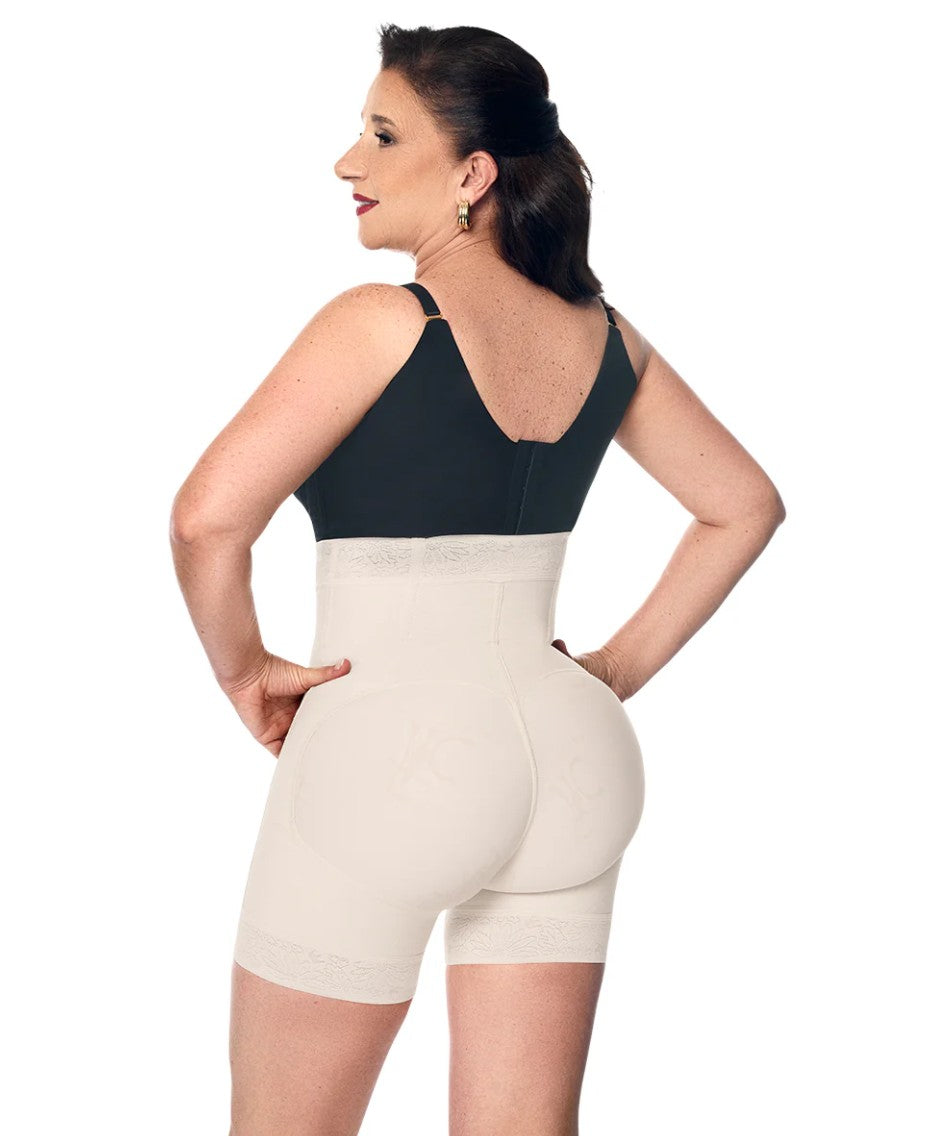Short media pierna gluteos cubiertos beige (Ref. O-070)